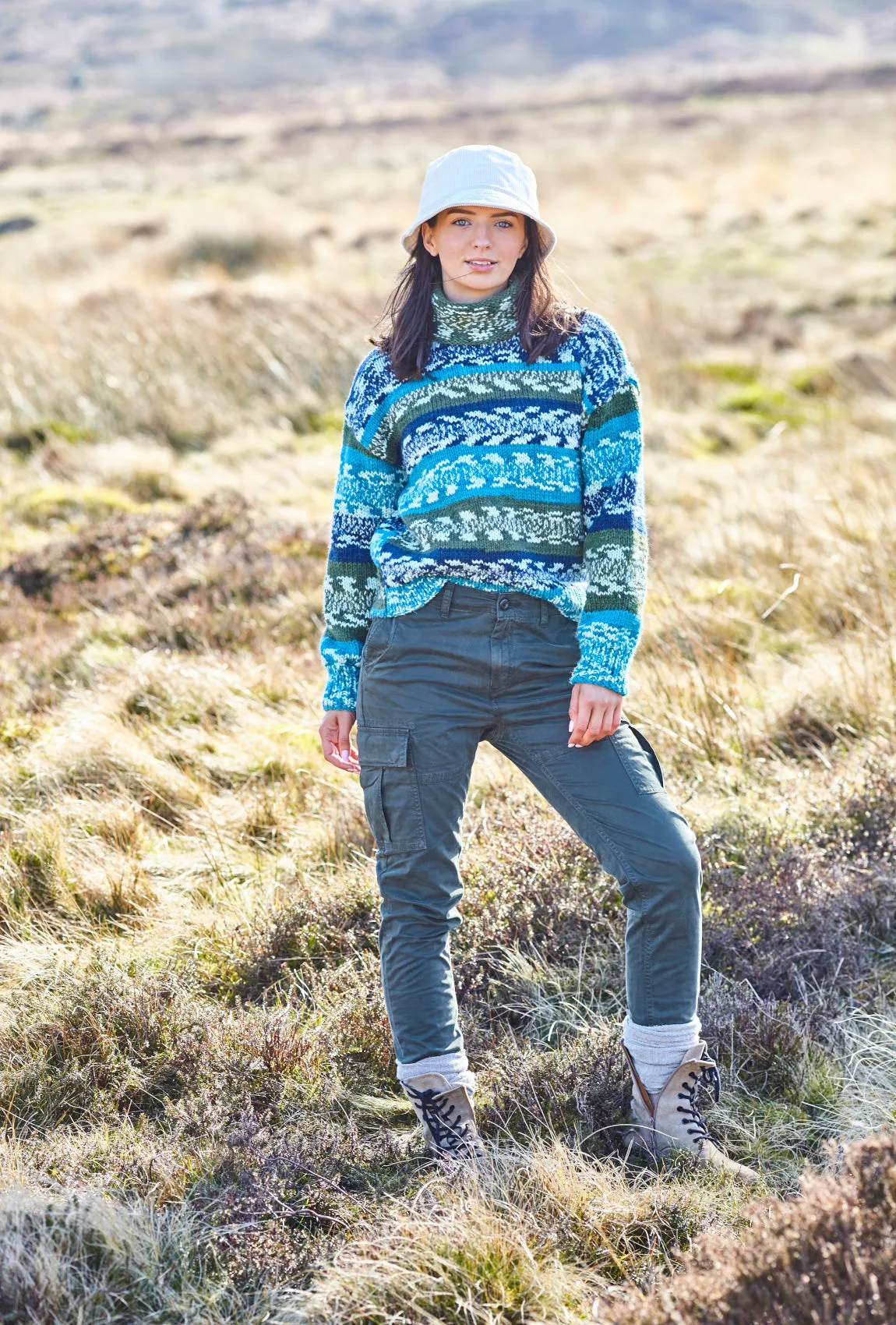 King Cole Chunky Knitting Pattern - Ladies Sweaters (5903)