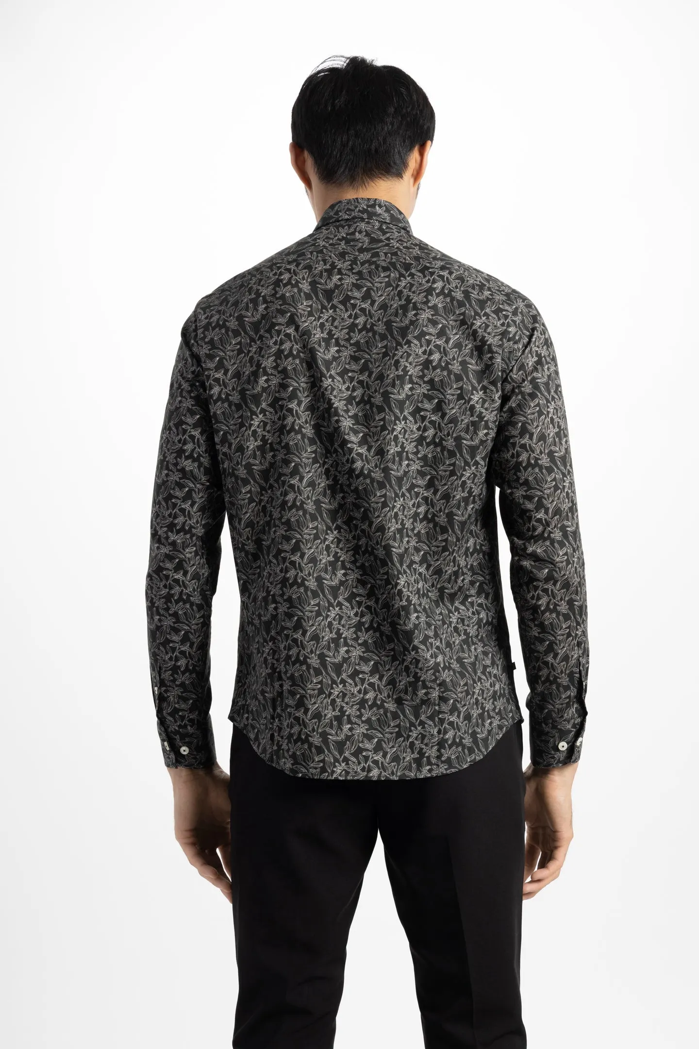 Soft Cloth Point Collar Shirt in Italian Print Woven - Black Stencil Leaf Print